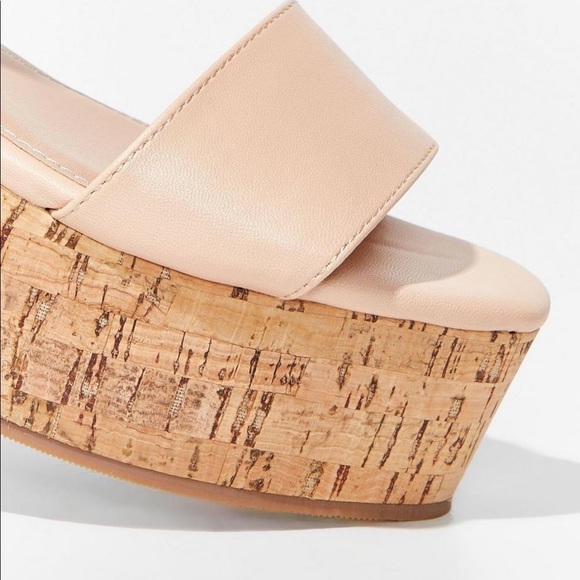 Platform Sandals - New In Box - Picture 4 of 4